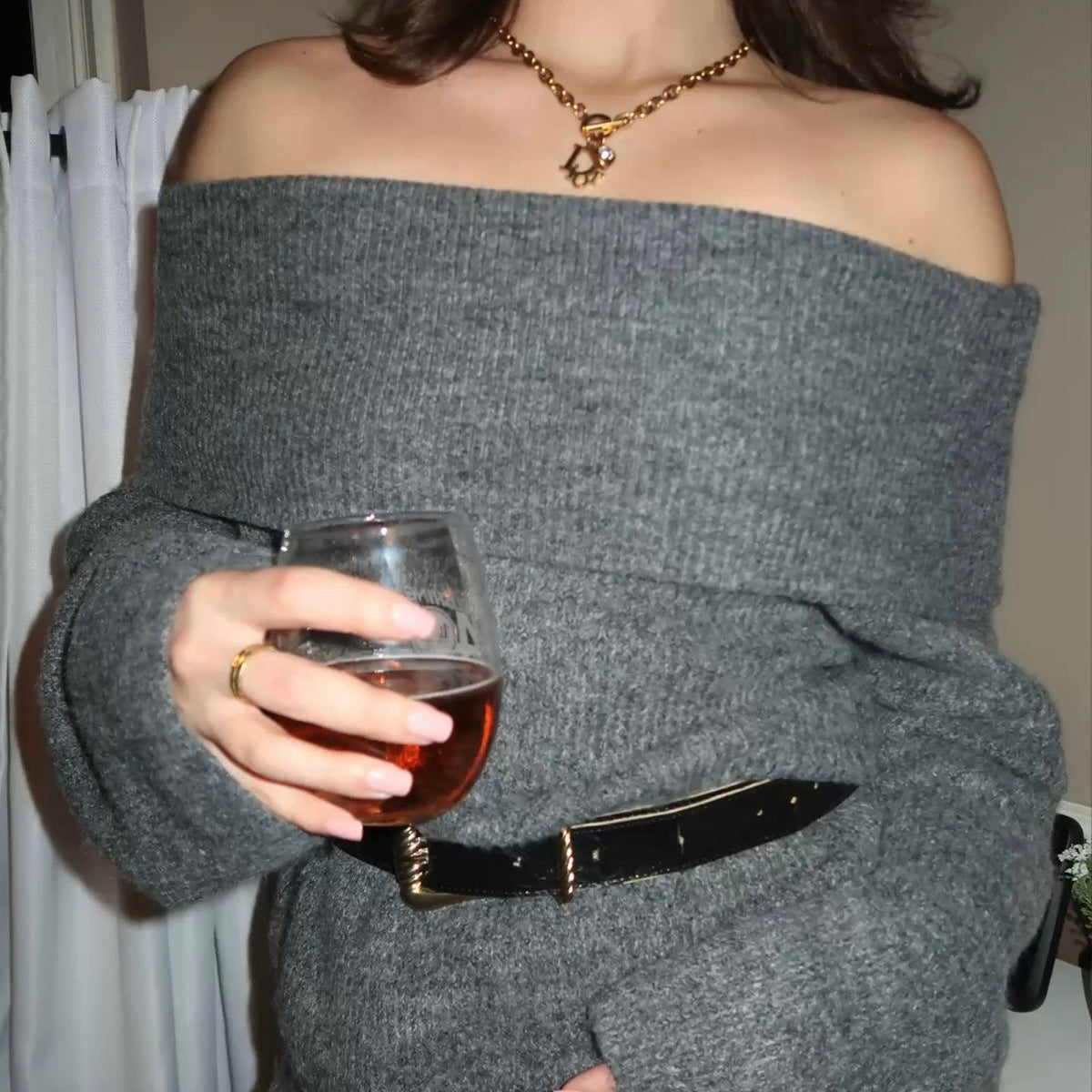 "Swiss" off the shoulder sweater